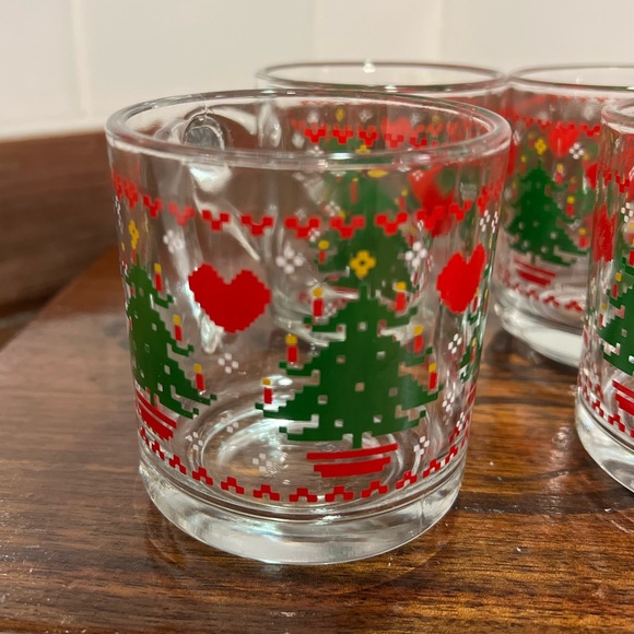 Vintage CHD 1984 Cross-Stitch Christmas 4 Mugs Trees & Hearts 12 oz - Picture 2 of 5